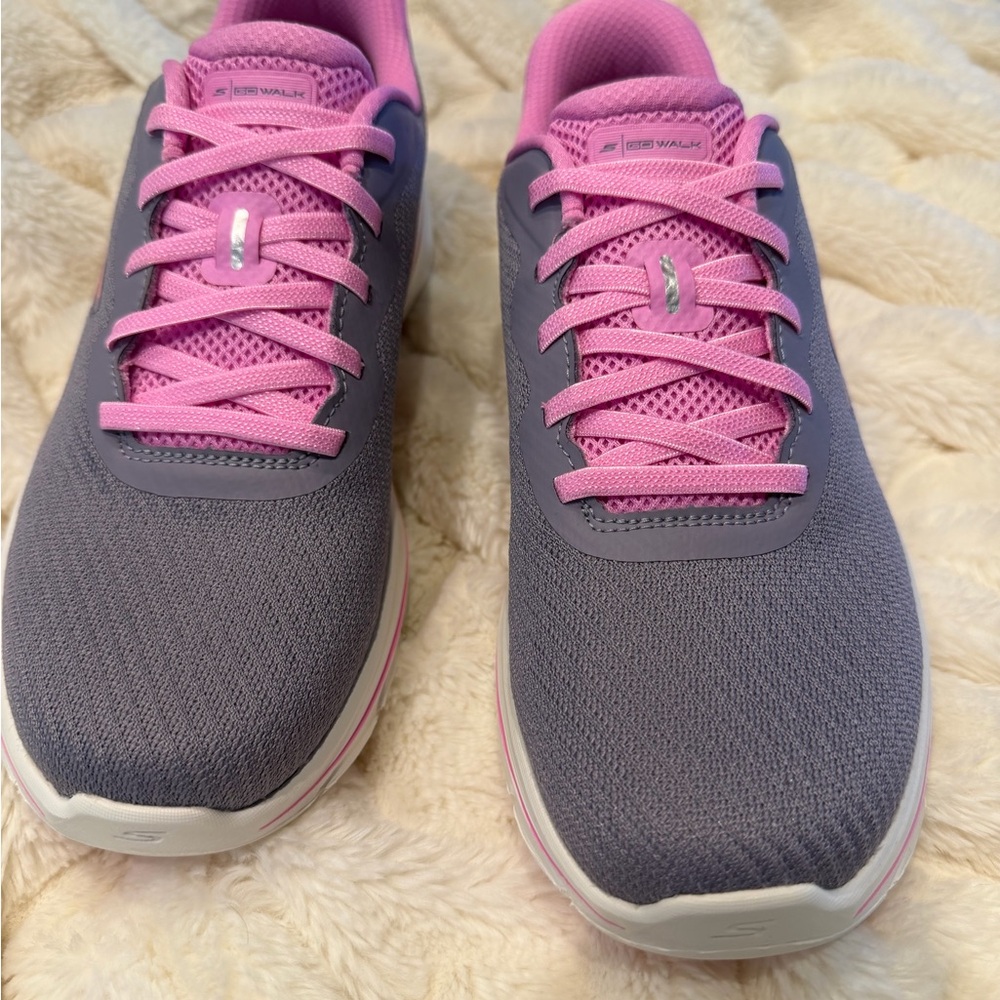 Skechers Women's Athletic Shoes in Gray and Pink